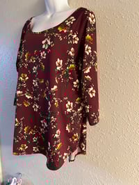 Image 6 of New 2X Amana Floral Top #579*13