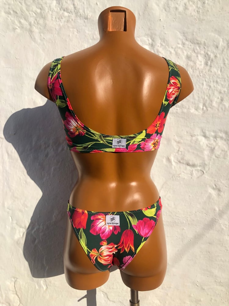Image of Bikini brasileña Spring Party