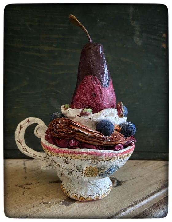 Image of Vol au vent, poire/raisin