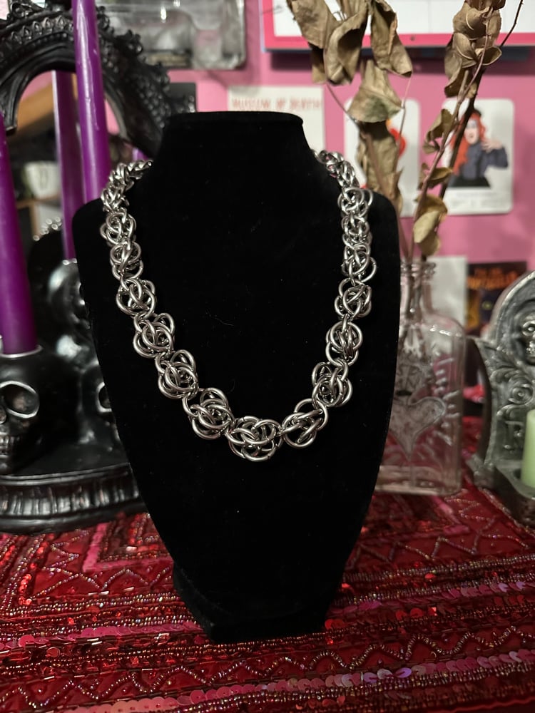 Image of Sweet Pea Chainmail Necklace