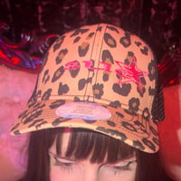 SUE HAT