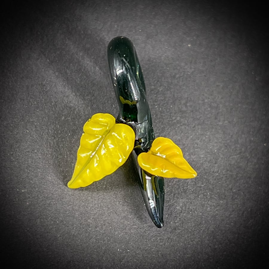 Image of Mini Yellow 2 Leaf Pendant