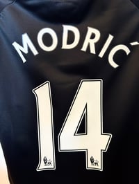 Image 6 of Tottenham Hotspur “MODRIC 14” 2008/09 Third Shirt + PL patches (L)