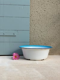 Image 3 of Bassine émaillée patinée [au lieu de 13€]