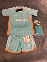 Image 1 of Messi green no.10