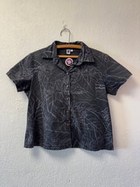 Women’s Small - 20x22 - black on black