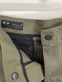 Image 4 of Oakley Cargo Shorts (30 Waist)