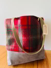 Image 5 of Scottish Tartan Tote Bag- Extra Warm Fraser Red