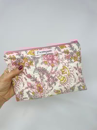 Image 4 of Pochette à livre matelassé indien beige, rose et bleu