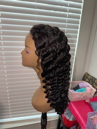 Image 2 of 22 inch 4x4 deep wave wig 