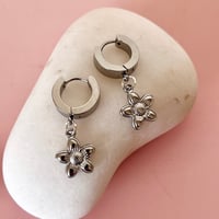 Image 3 of Little Textured Flower Huggies