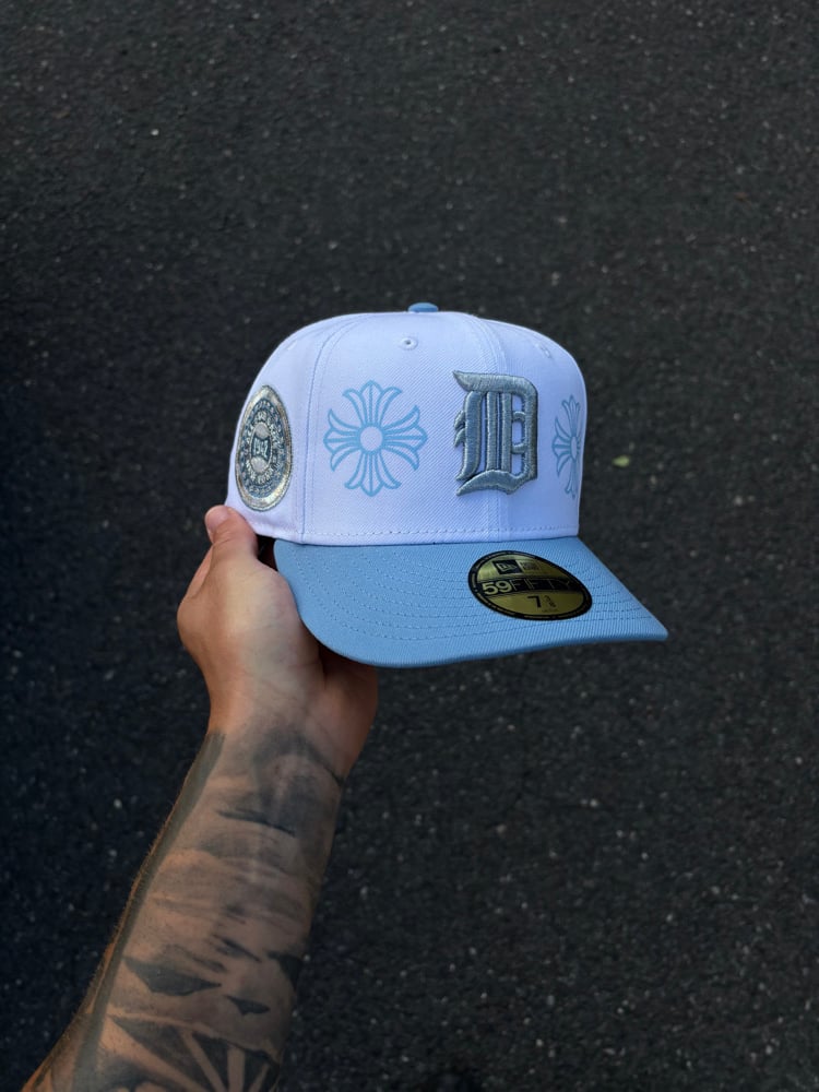 Image of TWO TONE SKY BLUE VISOR DETRIOT TIGERS CUSTOM FITTED CAP