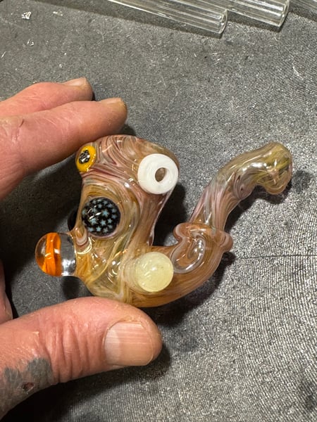 Image of Pocket hand jamming Sherlock 
