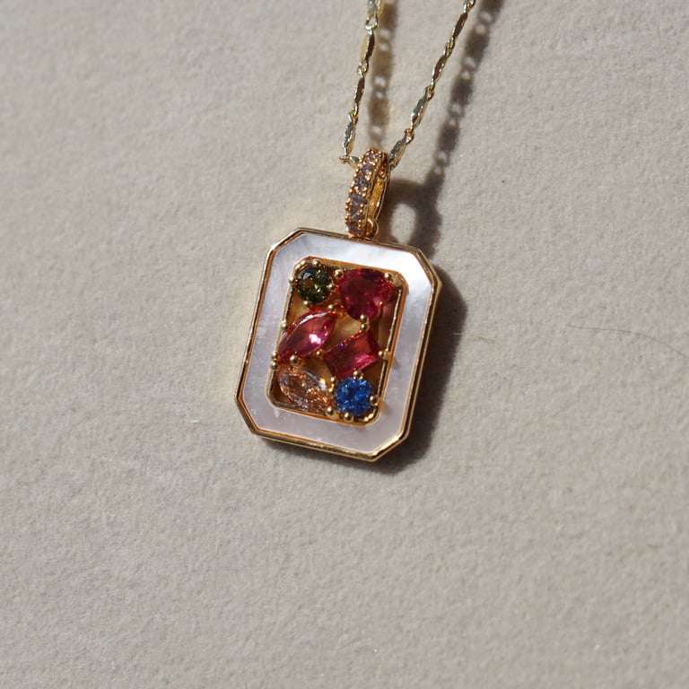 spring gems necklace Image 2
