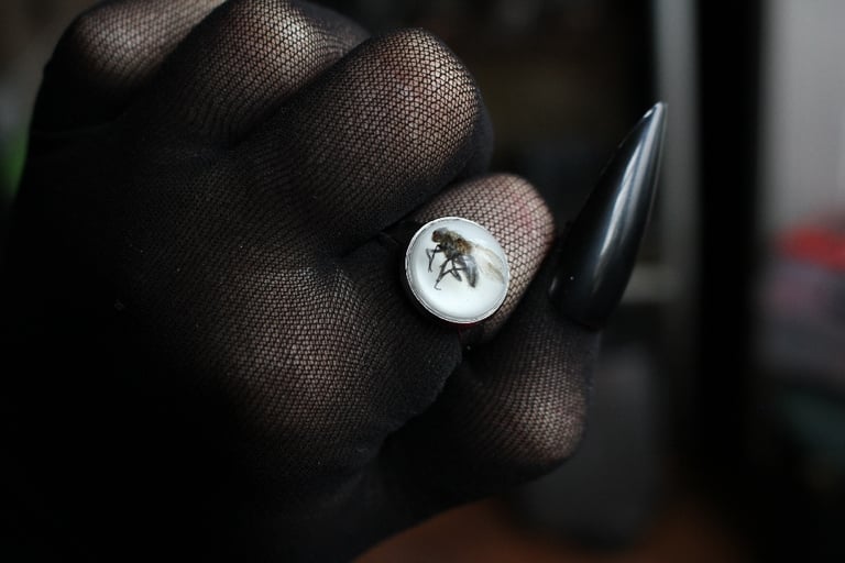 Dead Good naturally deceased Fly ring 2 Image 4