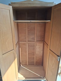 Image 2 of ARMOIRE PENDERIE PARISIENNE EN HÊTRE MASSIF 