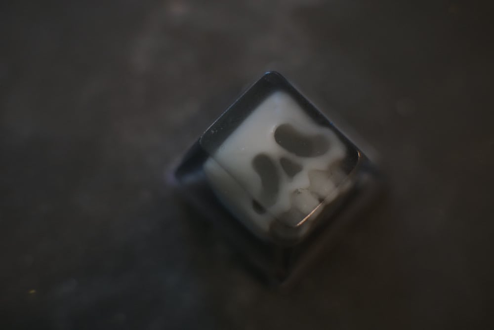 Gelatinous Weeper Glow in the dark