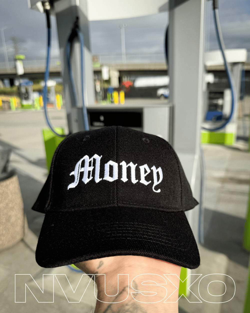 Image of MONEY , B&W ADJUSTABLE HAT