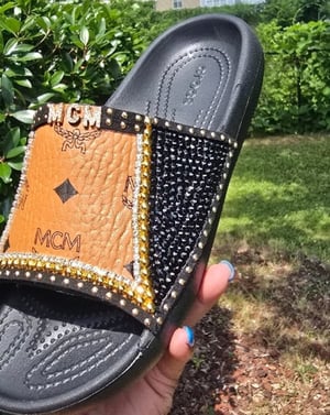 Image of Mackin cutie Slides