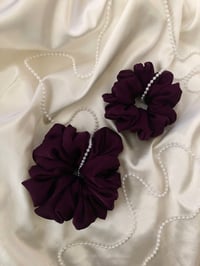 Image 2 of SCRUNCHIE OVERSIZED + STANDARD PLUM/ŚLIWKA