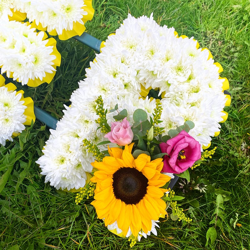 Personal funeral lettering | Oreyt flower