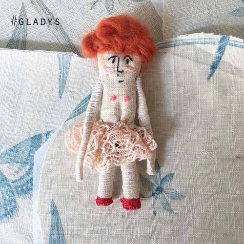 Image of Broche "Little  Doll"