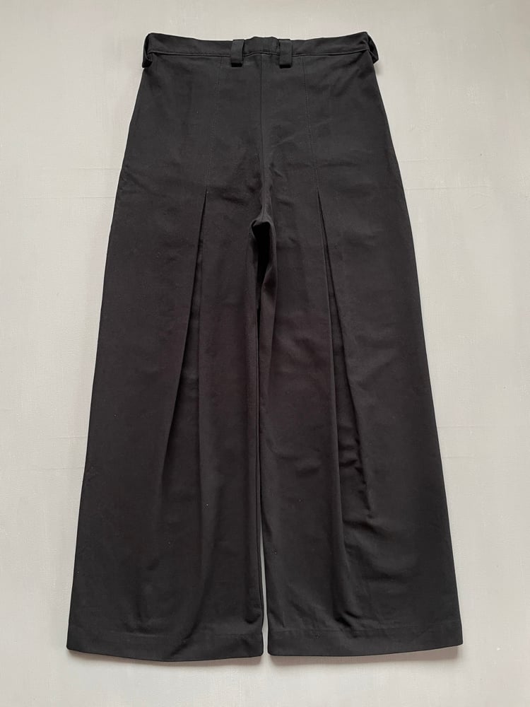 back pleat pants