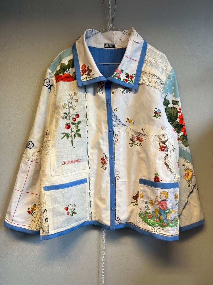 Image of Strawberry 🍓 jacket (l/xl)