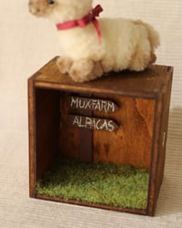 Image 3 of pipe cleaner Latte the alpaca