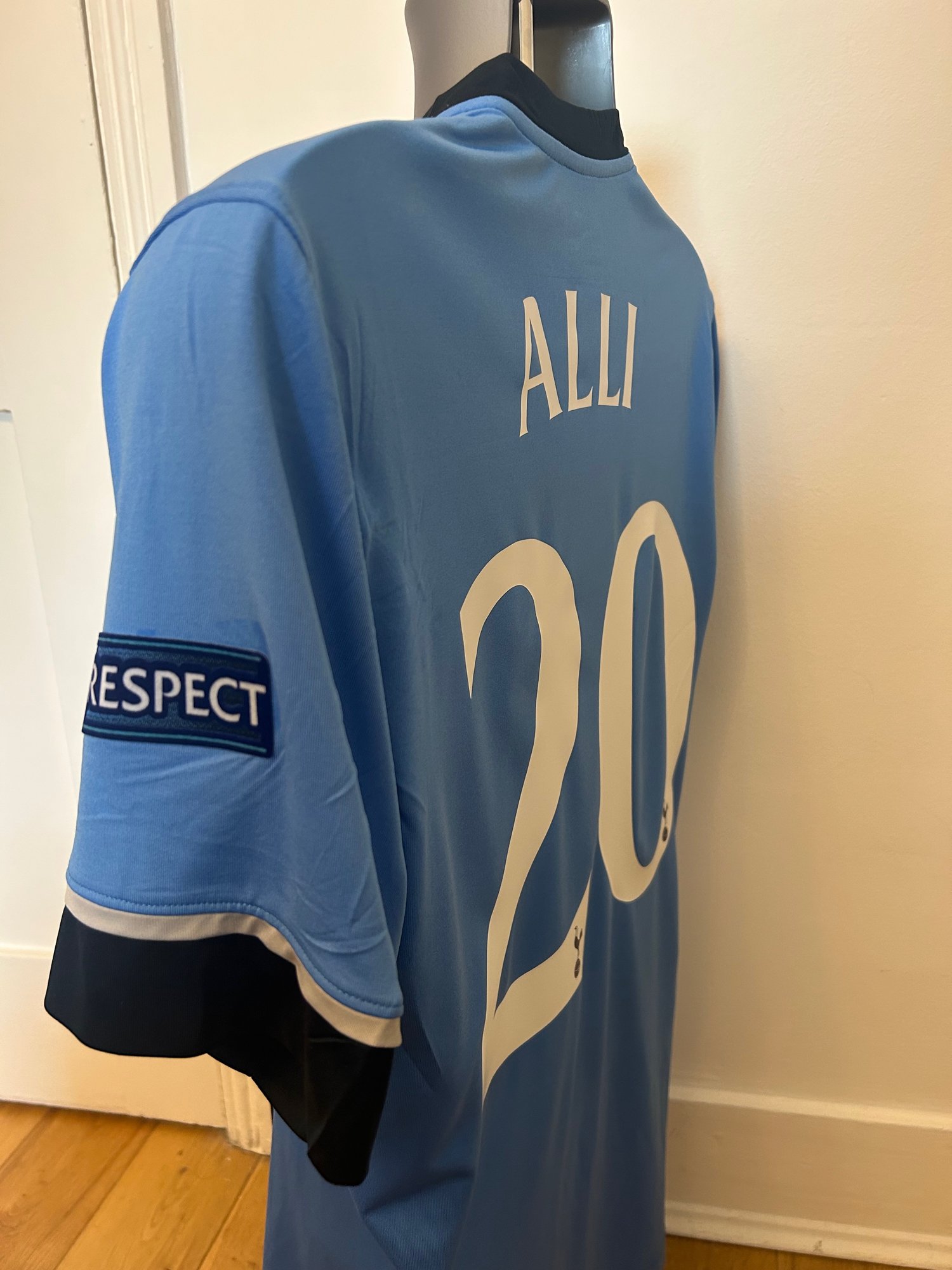 Image of Tottenham Hotspur “ALLI 20” 2015/16 Away Shirt + UEL patches, M
