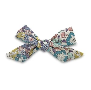 Image of Suzanne Petite Bow Clip