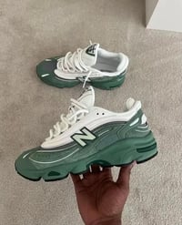 Image 4 of UNISEX RETRO VIBES RUNNERS