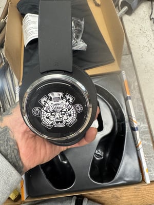 Image of Mayans wireless headphones 
