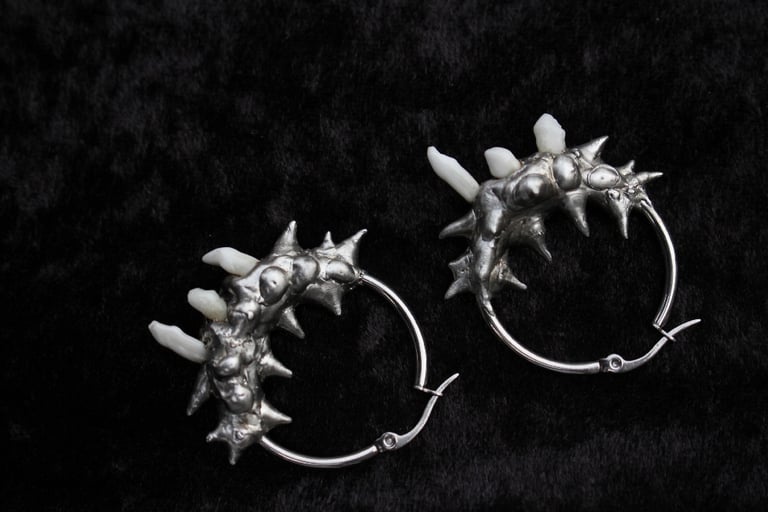 Dead good fox teeth hoop earrings Image 8