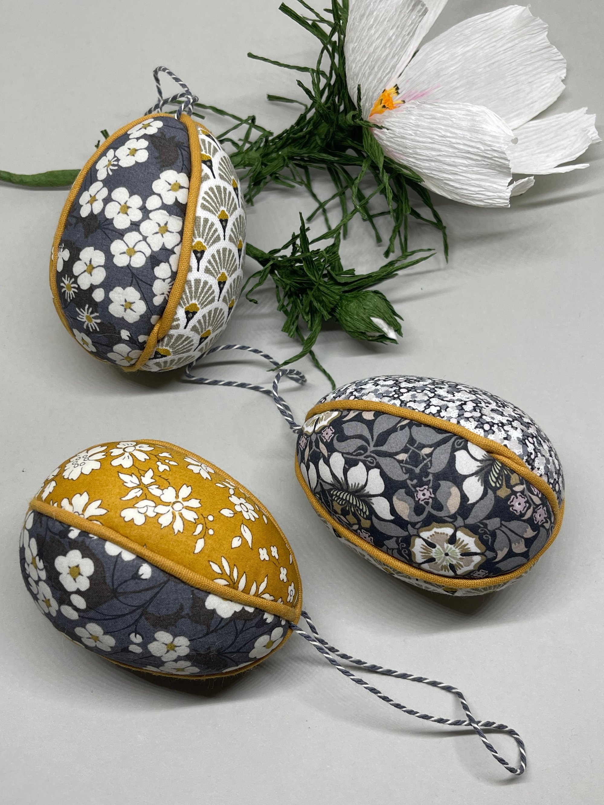 Image of Påskeæg m. snor - Grey/Mustard