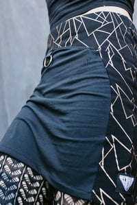 Image 4 of RAYA Skirt, abtract triangle