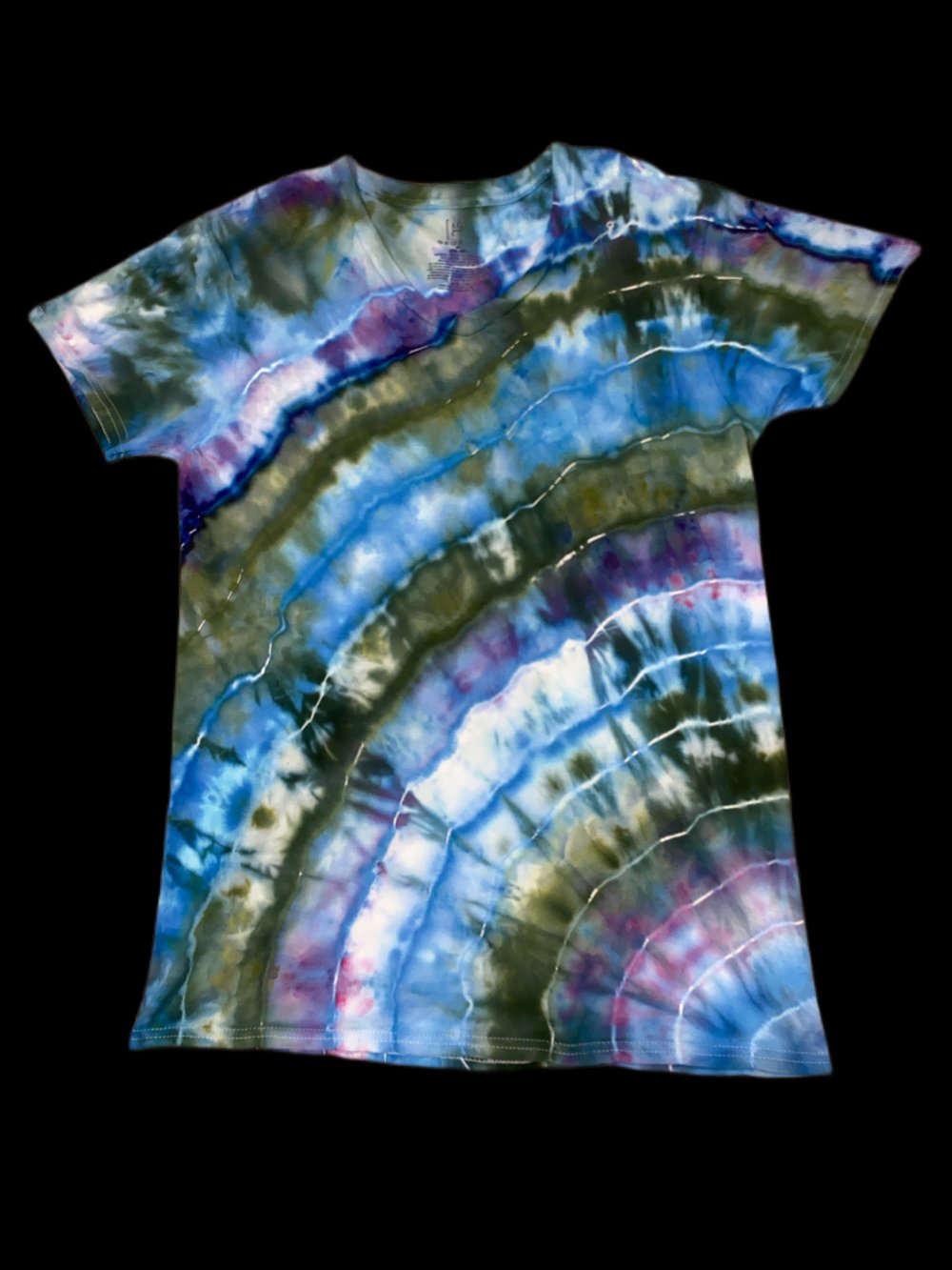 Image of (M) Mountain Lake V-Nexk T-Shirt
