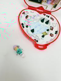 Image 6 of Ensemble bracelet et Polly Pocket Coeur rouge Noël