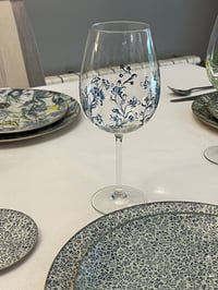 Image 3 of Copa de vino pintada a mano (73 cl) - Colección Gracia