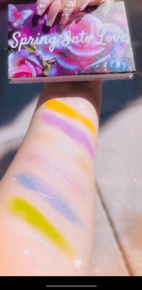 Image of Spring Into Love Palette ✨🌸🌷🫶🦋
