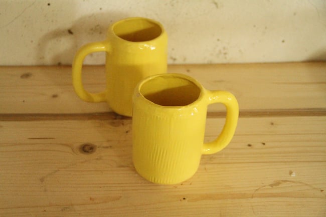 Tazas amarillas