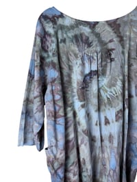 Image 8 of XL 100% Cotton Forager Top in Stormy Spiral Ice Dye