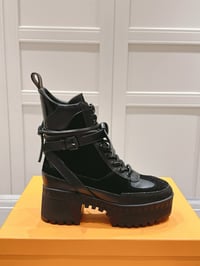 Image 16 of LV Plain Lace Boots