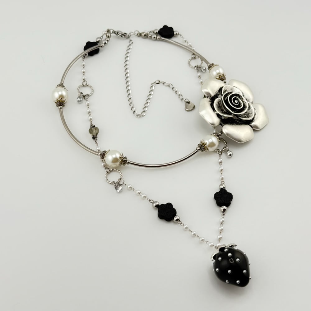 Image of Silver Rose Necklace