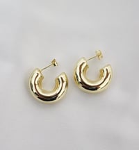 Image 2 of Chunky Statement Hoop 