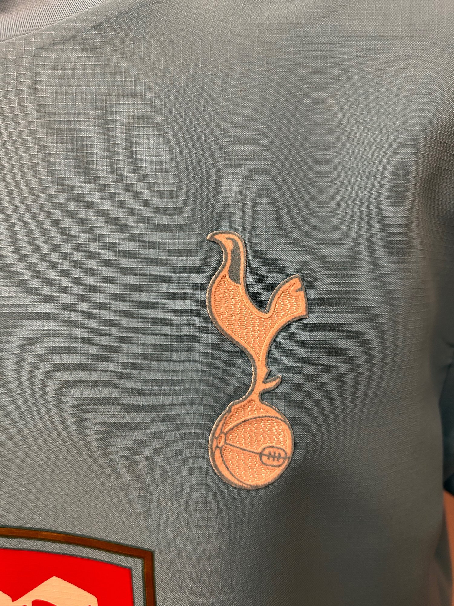 Image of Tottenham Hotspur “DEFOE 18” 2006/07 Away Shirt + PL patches (L)