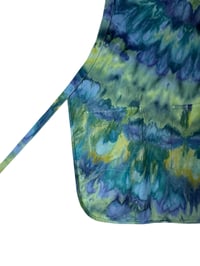 Image 5 of 100% Cotton Adult Pocket Apron in Sublime Agate Ice Dye