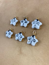 Image 2 of sleepy/wakey stars gold lustre