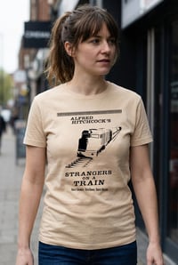 Image 3 of Camiseta Strangers On A Train (Alfred Hitchcock)