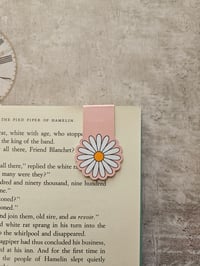 Image 3 of Daisy Bookmark